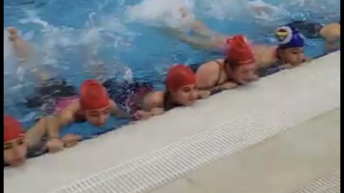 Yenişehir Gençlik ve Sporun katkılarıyla öğrencilerimiz yüzme kursunda
